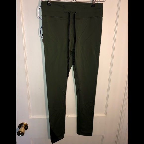 ✨⚠️LIKE NEW AARMY CHELSEA LUXURY GREEN ATHLETIC LEGGINGS SIZE M YOGA WOR… - Picture 1 of 8
